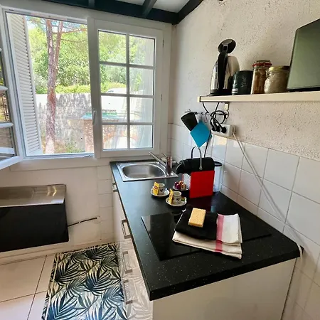Апартаменты Duplex In With Pool & Tennis Йер